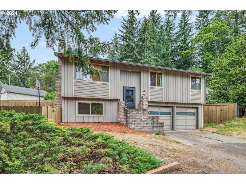 7233 SW CAPITOL HILL RD, Portland, OR 97219