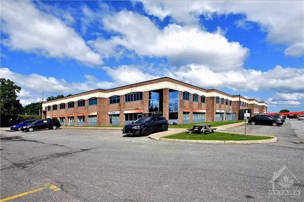 Ottawa, ON K1J 1A4,5300 CANOTEK RD #30-38