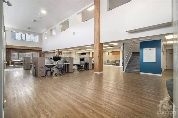 Ottawa, ON K1J 1A4,5300 CANOTEK RD #30-38