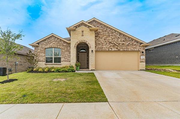 2364 Waggoner Ranch Drive,  Weatherford,  TX 76087