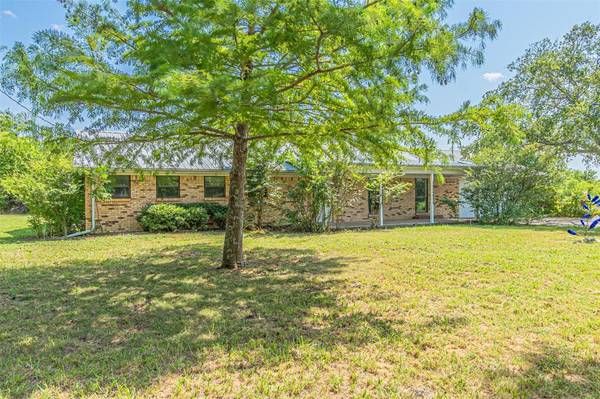 Celeste, TX 75423,104 E Locust Street