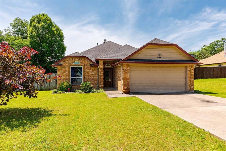 695 E Marshall Drive, Van Alstyne, TX 75495