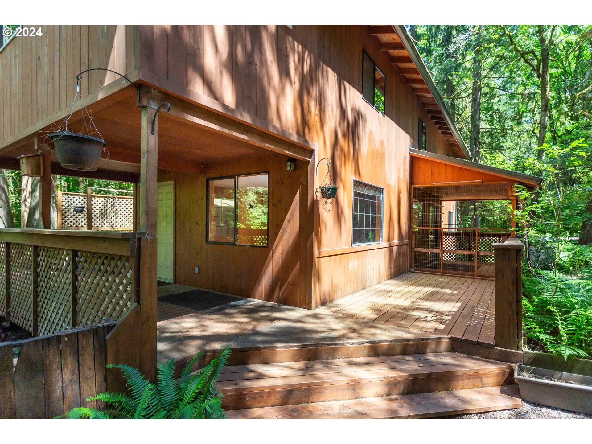 Sandy, OR 97055,40460 SE CEDAR CREEK RD
