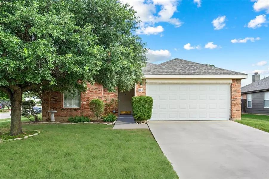 728 Rock Springs Drive, Burleson, TX 76028