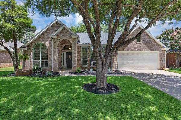 1831 Parkwood Drive, Grapevine, TX 76051