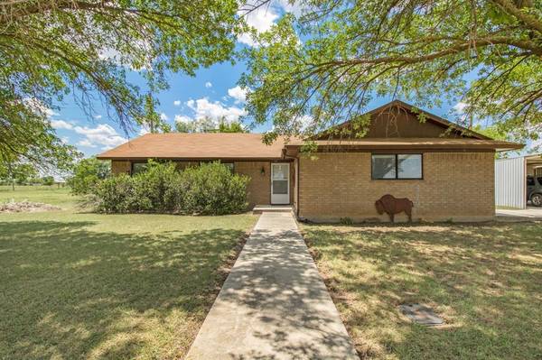 104 Circle Drive, Coleman, TX 76834