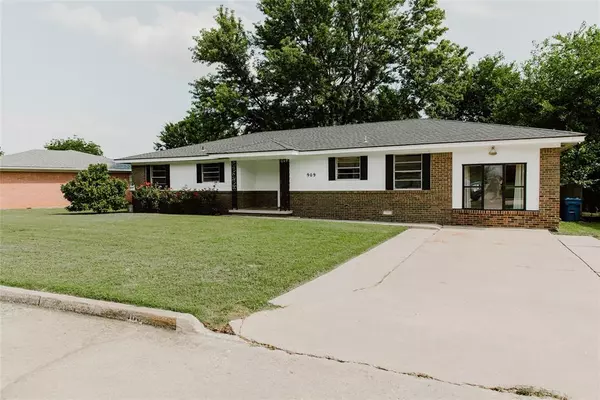 909 W 22nd Street, Ada, OK 74820