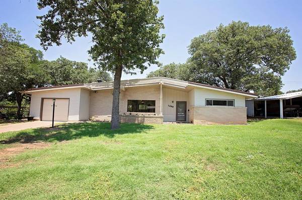 1409 Rolling Hills Drive, Graham, TX 76450