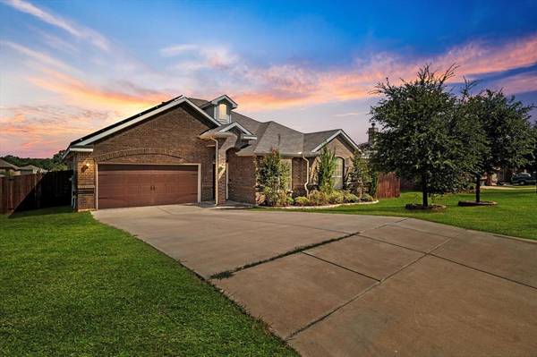 3708 Star Gazer Lane,  Forest Hill,  TX 76140