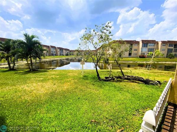 8901 Sunrise Lakes Blvd  #207,  Sunrise,  FL 33322