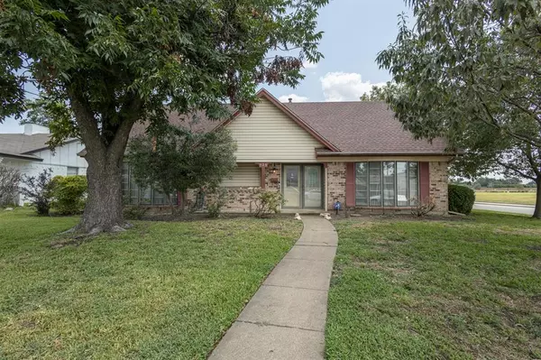 926 Chevy Chase Drive, Garland, TX 75043