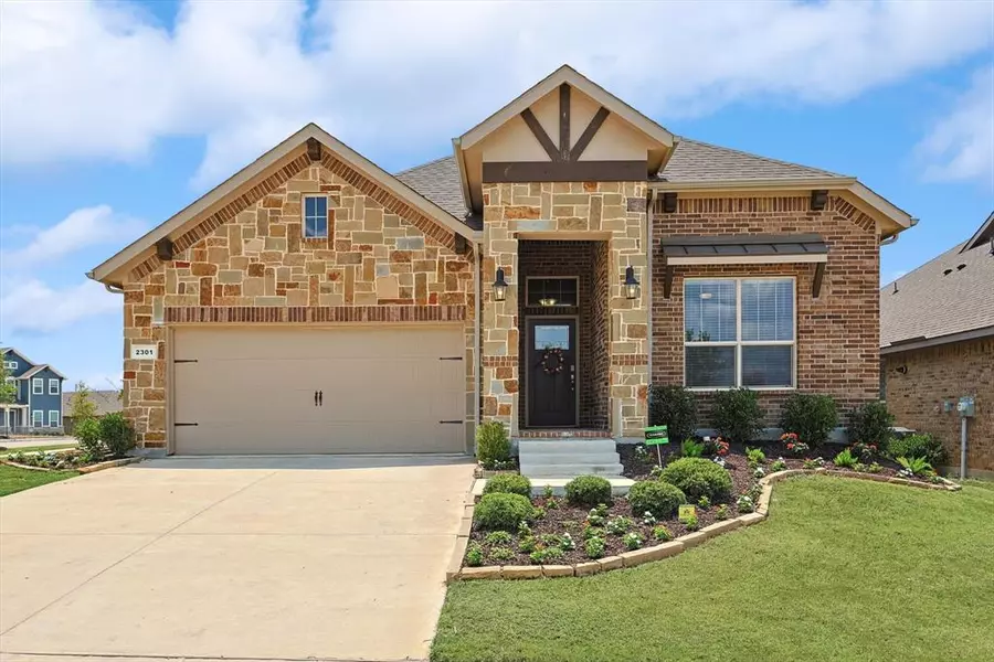 2301 Rooster Lane, Northlake, TX 76247