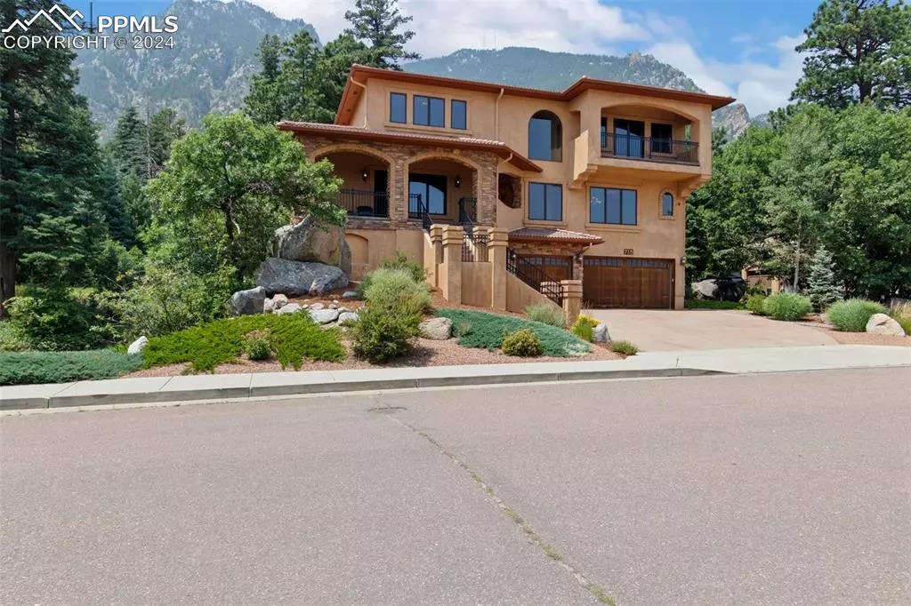 Colorado Springs, CO 80906,715 Paisley DR