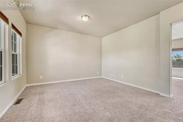 Colorado Springs, CO 80923,6255 Donahue DR