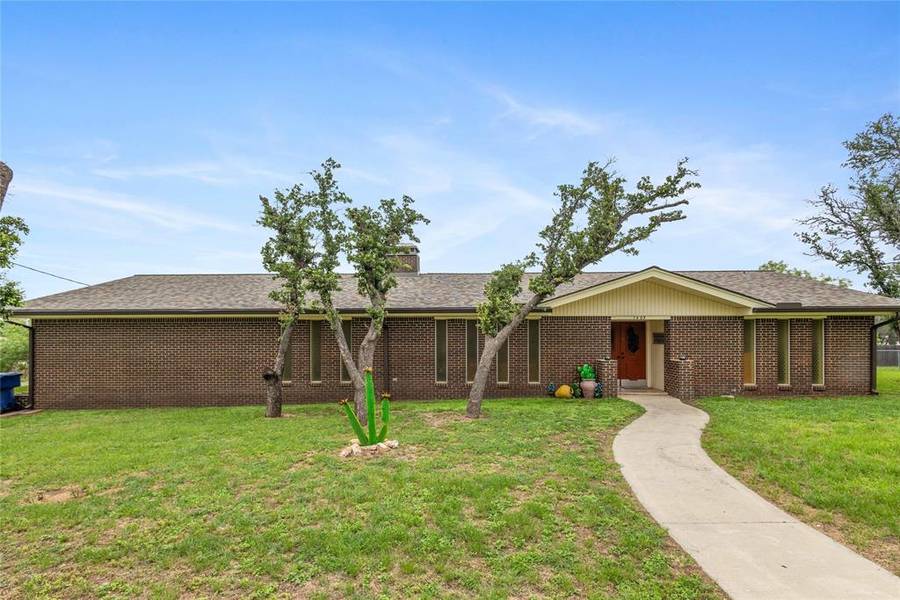 1405 Wood Avenue, Brownwood, TX 76801