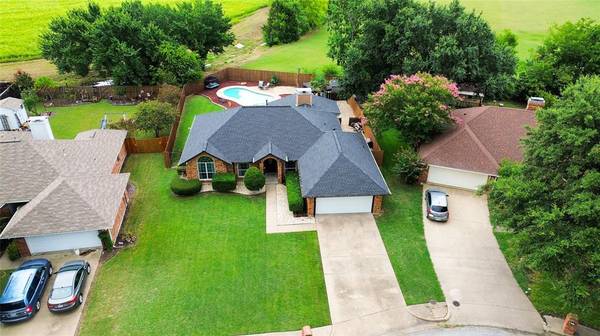 145 Driftwood Lane, Waxahachie, TX 75165