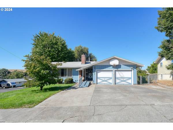 3239 SW ISAAC AVE, Pendleton, OR 97801