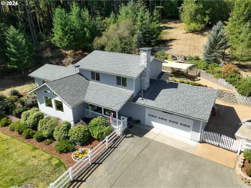 330 CONIFER LN, Glide, OR 97443