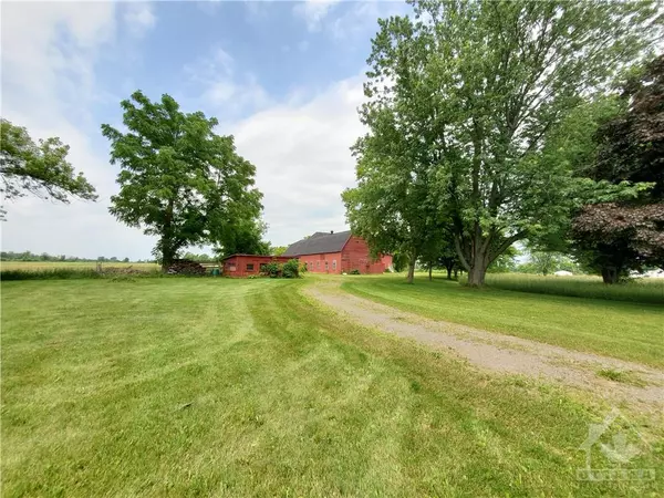 Brockville, ON K6V 5T5,5612 KAVANAGH RD