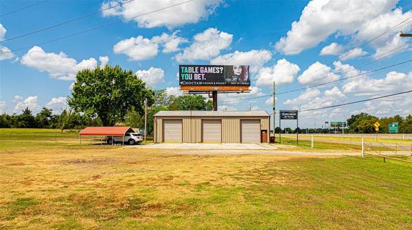 213 W I-30, Mount Vernon, TX 75457