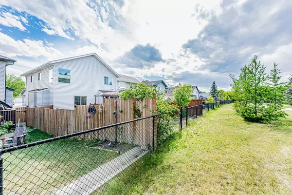 Calgary, AB t3k4x9,681 Coventry DR NE