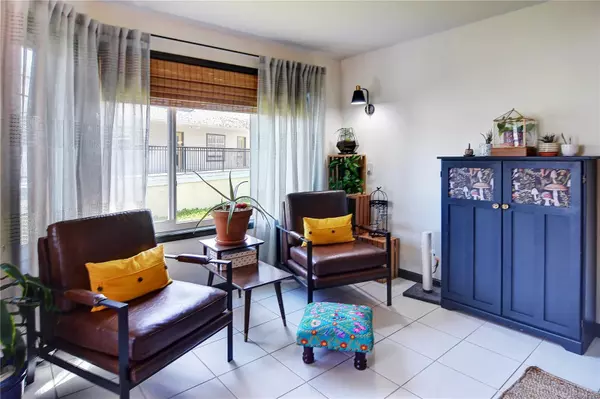 Nanaimo, BC V9R 2R5,320 Selby St #203