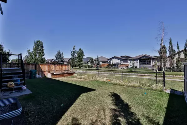 Lethbridge, AB T1K 6Y8,44 Riverhurst CV W