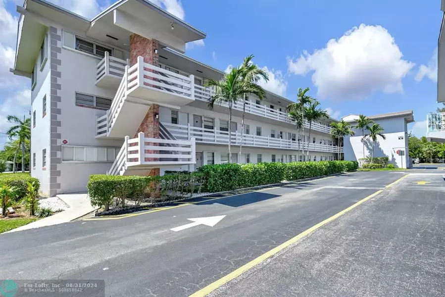 700 Layne Blvd  #315, Hallandale Beach, FL 33009