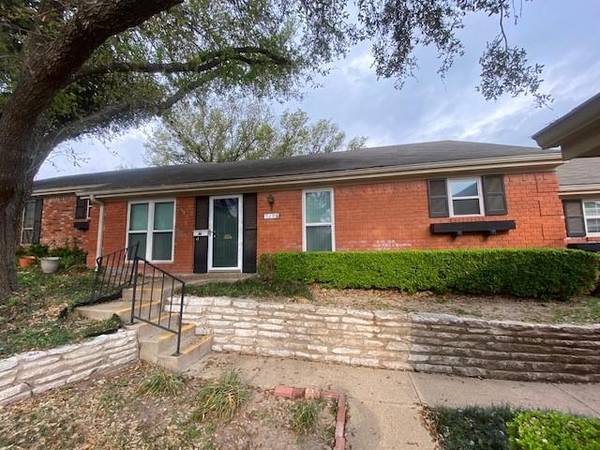 5208 Lake Shore Drive,  Waco,  TX 76710