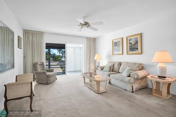 Hallandale Beach, FL 33009,700 Layne Blvd  #315