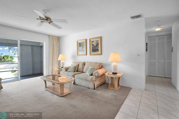 Hallandale Beach, FL 33009,700 Layne Blvd  #315