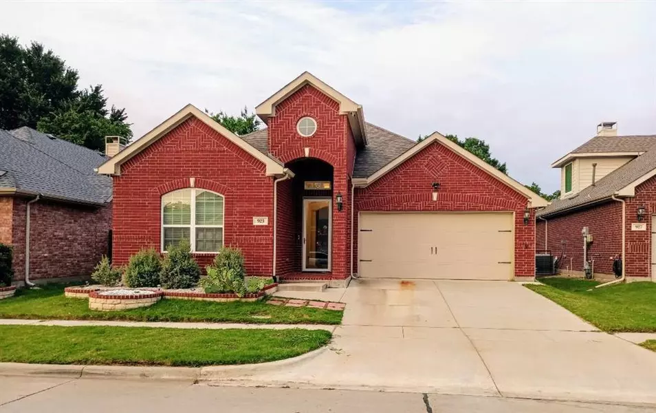 923 Bainbridge Lane, Garland, TX 75040