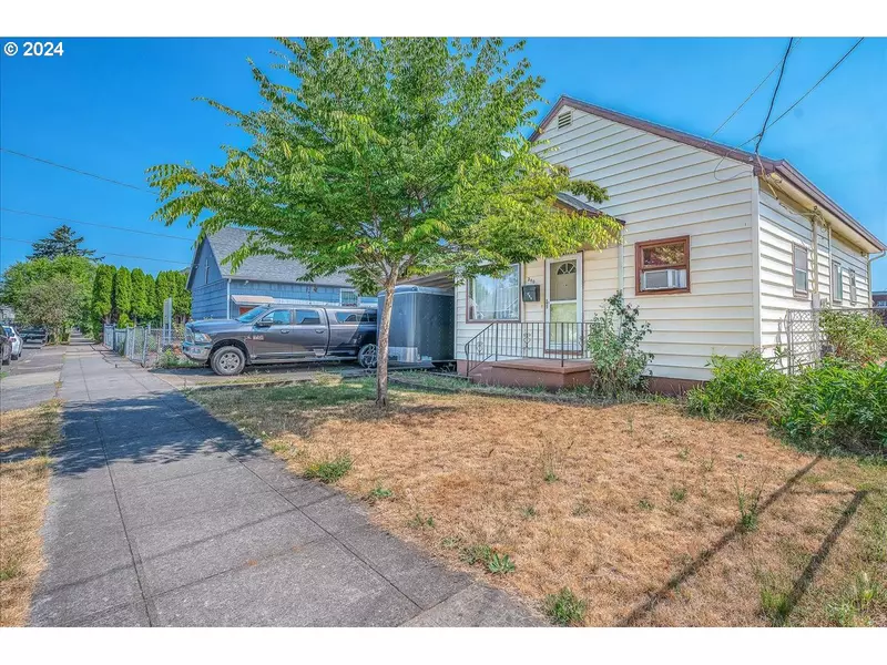 240 NE 80TH AVE, Portland, OR 97213