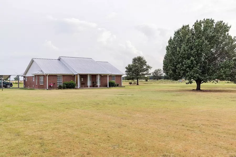 2152 Fm 2216, Honey Grove, TX 75446