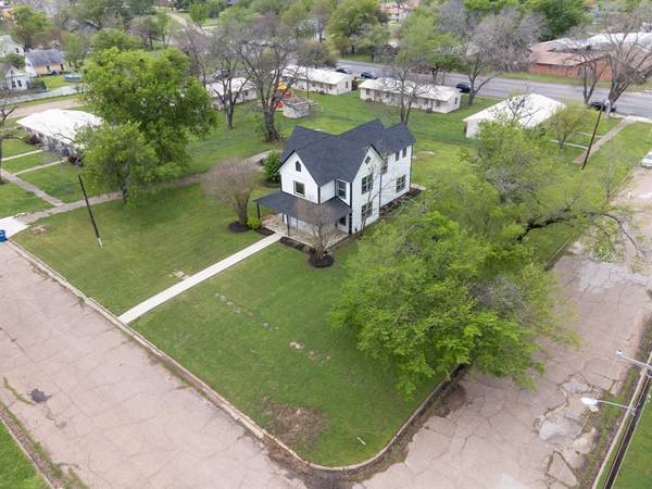 401 S 2nd Street, Wortham, TX 76693