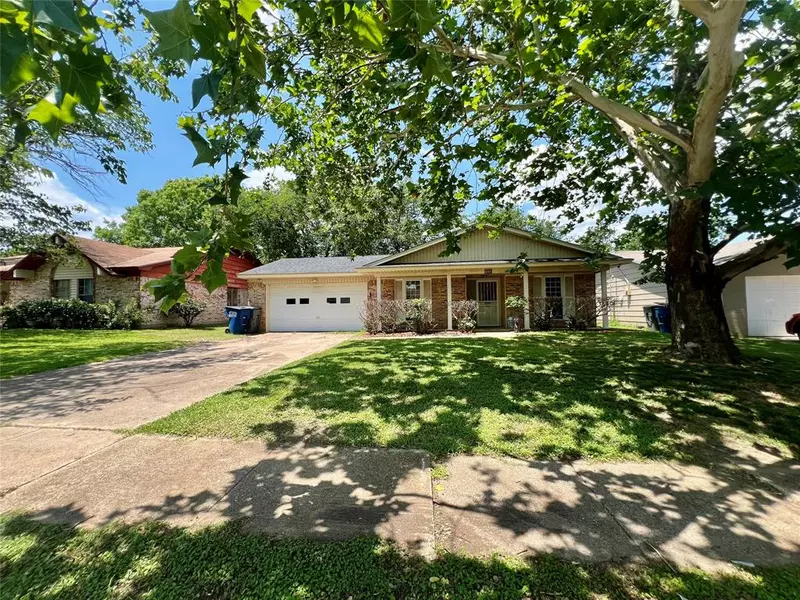 857 Lexington Drive, Lancaster, TX 75134