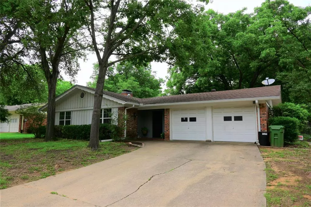 Hurst, TX 76053,804 W Cheryl Avenue