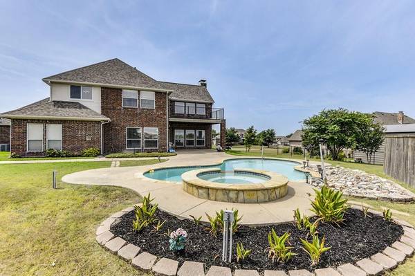 840 Lake Vista Lane,  Lavon,  TX 75166