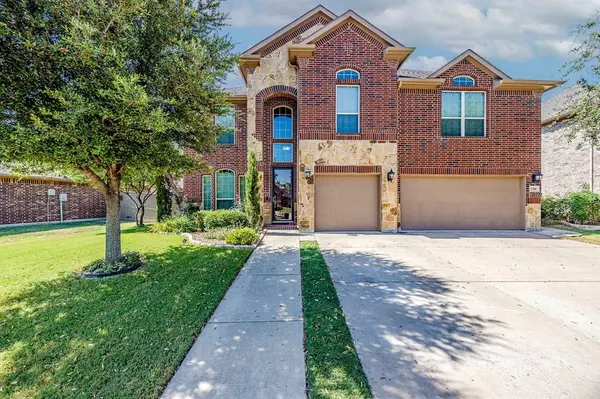 2316 Los Olivos Lane,  Fort Worth,  TX 76131