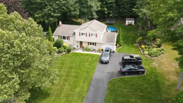 West Milford Twp., NJ 07480,12 Warren Pl