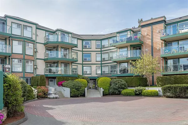 Saanich, BC V8X 2W6,898 Vernon Ave #305