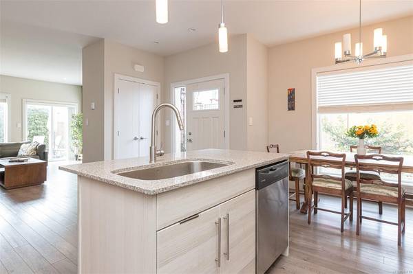 Central Saanich, BC V8M 1W9,1515 Keating Cross Rd #10