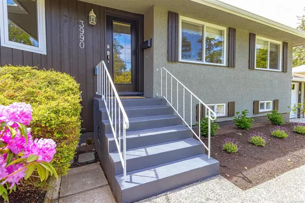 Saanich, BC V8N 4A9,3990 Haro Rd