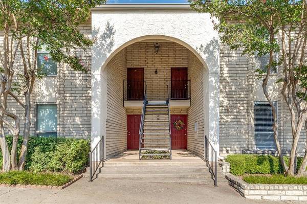 15926 Stillwood Street #1072,  Dallas,  TX 75248