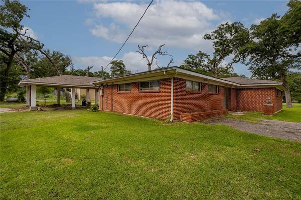 13827 Hiram Road,  Wills Point,  TX 75169