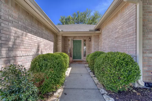 Fredericksburg, TX 78624,323 -- Chase Oaks PL