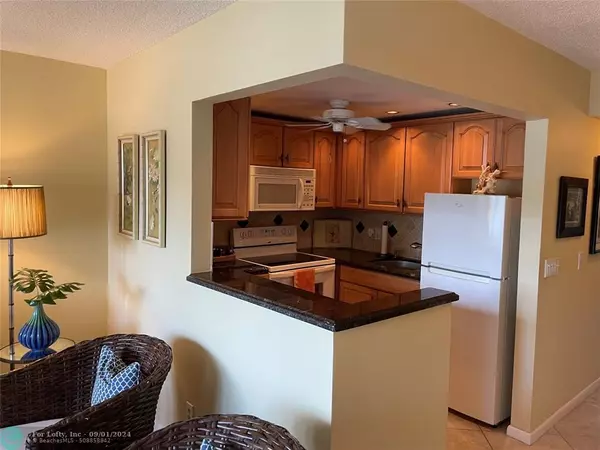 Deerfield Beach, FL 33442,184 Ventnor L  #184