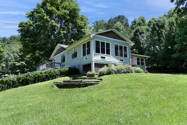 Hayesville, NC 28904,627 Chatuge Lane