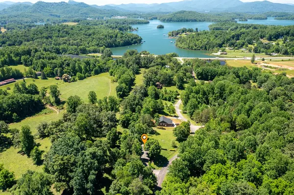 Hayesville, NC 28904,627 Chatuge Lane