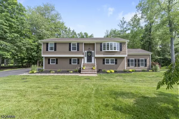 51 Milton Ave, Long Hill Twp., NJ 07933